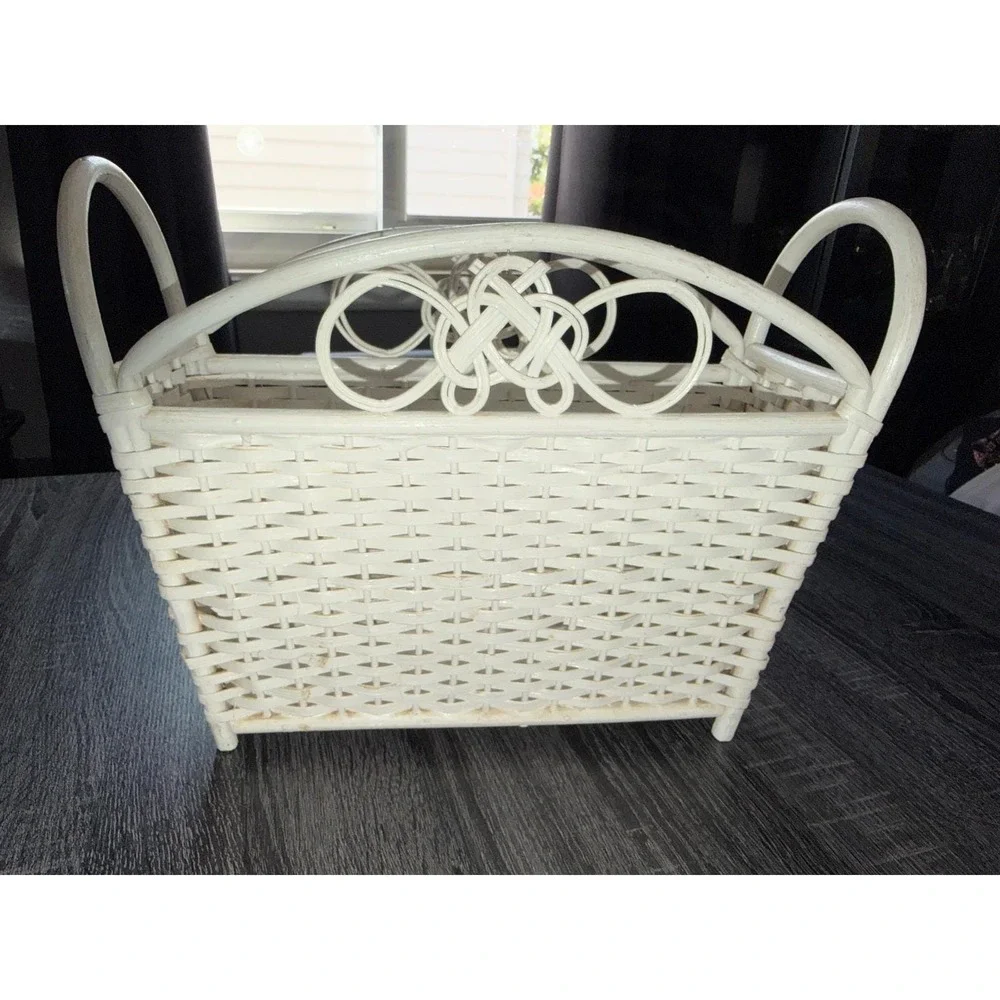 White Wicker Rattan Storage Basket Woven Handle‎ Decorative Home Decor Accent